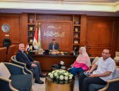 محافظ جنوب سيناء يبحث إنشاء سيفوني مياه أسفل قناة السويس 