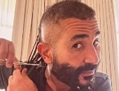 أحمد سعد يحلق شعره على الهواء: توبت ومش هعمل أي حاجة غريبة تانى (فيديو)