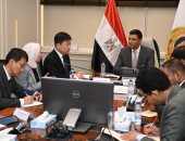 وزير الصناعة يبحث مع مسؤولي شركة سامسونج إلكترونيكس مشروعاتها وخططها التوسعية