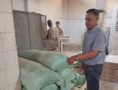 ضبط طن ونصف دقيق مدعم قبل تهريبه وتحرير 14 مخالفة تموينية بالإسماعيلية