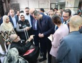 نائب وزير الصحة يتفقد المنشآت الصحية بالشرقية ويوجه بصرف مكافأة للمتميزين