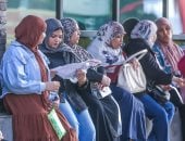طلاب الثانوية العامة يستعدون لامتحان اللغة الأجنبية الثانية أمام اللجان..صور