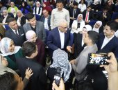 محافظ شمال سيناء يلتقى أعضاء برلمان الطلائع.. ويؤكد أهمية بناء وعى الشباب