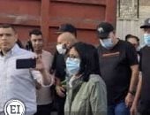 رئيسة فنزويلا تزور أكثر المناطق تضررا من الزلزال المزدوج وسط انتقادات حادة ..فيديو