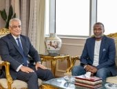 جمبلاط يلتقى المدير الفنى للفريق الأول لكرة القدم بنادى الإنتاج الحربى