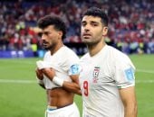 وزير أمريكى يحتفل بخروج إيران بالرقص والغناء.. ومسئول الاتحاد الإيرانى يرد: تفاهة
