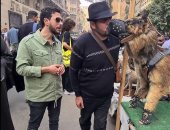 كلب مات فحنطه حبا فيه.. وبقى مصدر رزق كبير ليه مع "فتحى شو" 