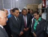 رئيس الوزراء يستعرض تقريرًا حول حصاد قافلة طبية شاملة بمركز كفر شكر بالقليوبية