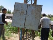استجابة لأهالى عزبة الشنابات بأرمنت وحل مشكلة الكهرباء بقرية السلام.. صور