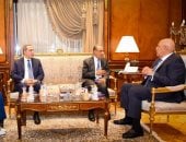 وزير الخارجية يلتقي رئيس مجلس النواب