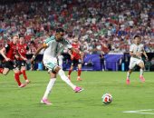 رياض محرز يحصد جائزة أفضل لاعب فى مباراة الجزائر والنمسا بكأس العالم 2026
