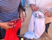 مصادرة سماعات إلكترونية بحوزة طلاب ثانوية عامة قبل دخول اللجة بأسيوط.. فيديو