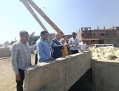 نائب محافظ الجيزة يتابع معدلات تنفيذ مشروع الصرف الصحى بقرية الرهاوى