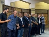 بدء عزاء المنتج الراحل غزال الشال بمسجد الحامدية الشاذلية