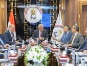 وزير الإنتاج الحربى يبحث تعظيم الاستفادة من الأراضى والأصول
