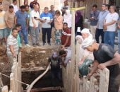 رئيس مياه الفيوم يقود فرق العمل للانتهاء من إصلاح تسريب غير مرئي بخط طرد