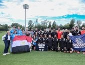 منتخب مصر يهدي جامعة جونزاجا في سبوكين قميص الفراعنة قبل مواجهة أستراليا