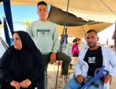 من تحت ركام القصف إلى خيمة النزوح.. أسرة فلسطينية تُبتر أطرافها في لحظة واحدة.. أب وأم وابن بين كراس متحركة وأجساد منهكة.. الأب وائل شريف: أبسط الأمور أصبحت عبئا ثقيلا علينا وكل نريده العيش مثل باقي البشر