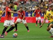 مدرب استراليا يكشف سر استبدال الحارس قبل ركلات الجزاء أمام مصر