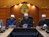 وكيل الأزهر يجتمع برؤساء مراكز التصحيح ومديري الامتحانات لمتابعة ضوابط تصحيح الثانوية