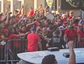 آلاف المصريين يحتفلون في دالاس بتأهل المنتخب التاريخي في كأس العالم.. فيديو