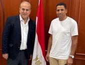 سفير مصر بالمغرب يستقبل عموتة قبل توجهه إلى القاهرة لتولي تدريب الأهلي
