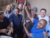 العثور على تمساح شبرامنت بالجيزة بعد تصفية مصرف الجنينة من المياه.. صور