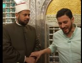 من مقام السيدة نفيسة.. "فتحي شو" يوثق رحلة روحانية بين الدعاء والسكينة