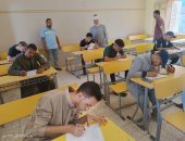 رئيس منطقة سوهاج الأزهرية يتفقد امتحانات الرياضيات التطبيقية للقسم العلمي