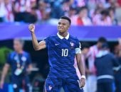 مبابي يقود فرنسا لعبور باراجواي ومواجهة المغرب في ربع نهائي كأس العالم.. صور 