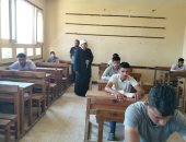 رئيس منطقة الإسماعيلية يتابع امتحانات الثانوية الأزهرية بشرق القناة