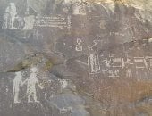 حكاية الأبراج الفرعونية الإرشادية بطريق القصير قفط.. شيدها القدماء المصريين للوصول للبحر من خلالها.. دونوا رحلاتهم أثناء مرورهم بأقدم ممر جبلى منذ آلاف السنين ووثقوها على 2340 نقشا بالصخور.. صور