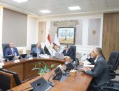 محافظ الوادي الجديد تترأس لجنة اختبار المتقدمين لوظائف مديري عموم الديوان