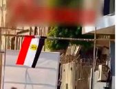ضبط صاحب مقهى بأكتوبر افترش الرصيف بالكراسي أثناء إذاعة مباراة