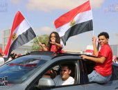 العلمين الجديدة ترتدي علم مصر.. توافد جماهيري حاشد لاستقبال بعثة الفراعنة