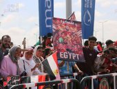 رسالة وفاء من الجماهير.. استقبال حافل للفراعنة بمطار العلمين بعد إنجاز المونديال