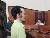 تأجيل محاكمة طالب جامعى بالشرقية متهم بقتل والدته بـ 12 طعنة