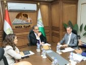 محافظ الجيزة يوجه بإنشاء سوق حضارى بالعروبة والتصدى لإشغالات كورنيش الوراق
