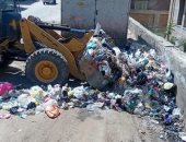 رفع 40 طن من القمامة والمخلفات الصلبة والأتربة بقرية نيدة بسوهاج