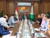 توجيهات عاجلة من محافظ الجيزة بإصلاح الهبوطات الأرضية وتطهير الترع بالحوامدية