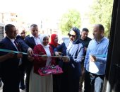 محافظ الوادي الجديد تفتتح منفذًا للسلع المخفضة وتوجه بالتوسع في القرى