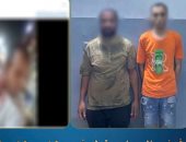 ضبط المتهمين بضرب شخص بكراسي بسبب بيع كلب.. فيديو