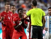 بعد طرد لاعب سويسرا.. ما هي تحديثات الفيفا لخاصية الـVAR؟
