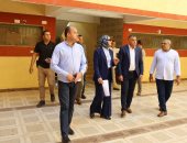 محافظ الوادي الجديد تتفقد مقر بيوت الطلبة بالداخلة لبحث تطويرها ورفع كفاءتها