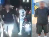 ضبط قائد دراجة نارية لتعديه على سائق سيارة بسبب أولوية المرور ..فيديو