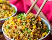 طريقة عمل الأرز المقلى بالخضار أشهر وأسرع أكلة صينية فى 10 دقائق