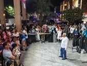 شارع الفن.. ليالى الإبداع تضيء قلب أسوان.. أمسيات الطرب وورش الأطفال تحول ميدان المحطة إلى مسرح مفتوح يعكس الهوية الثقافية ويجذب الأهالى والسائحين.. وتساهم في خلق حالة من التفاعل المجتمعى الإيجابى.. صور