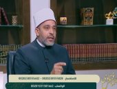 هل استخدام الهاتف أثناء خطبة الجمعة يُبطل الصلاة؟.. أمين الفتوى يجيب