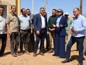 محافظ الوادي الجديد تتفقد موقع إنشاء مكتبة مصر العامة بمدينة موط