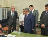 محافظ الدقهلية ورئيس هيئة الاستعلامات يزوران مكتبة مصر العامة بالمنصورة